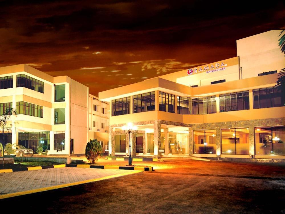 Ramada Katunayaka Esterno foto