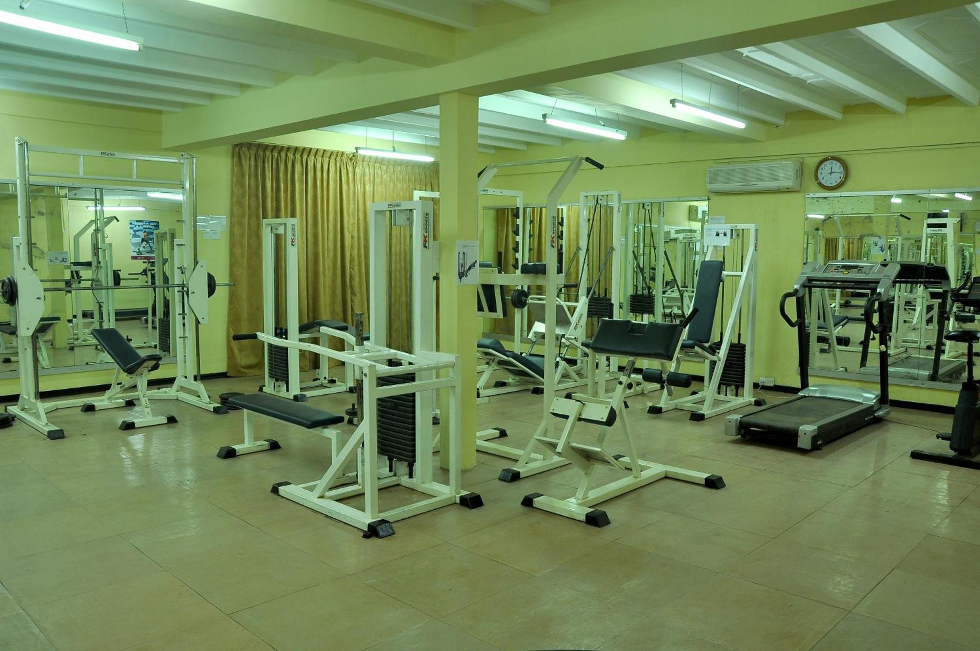 Ramada Katunayaka Esterno foto